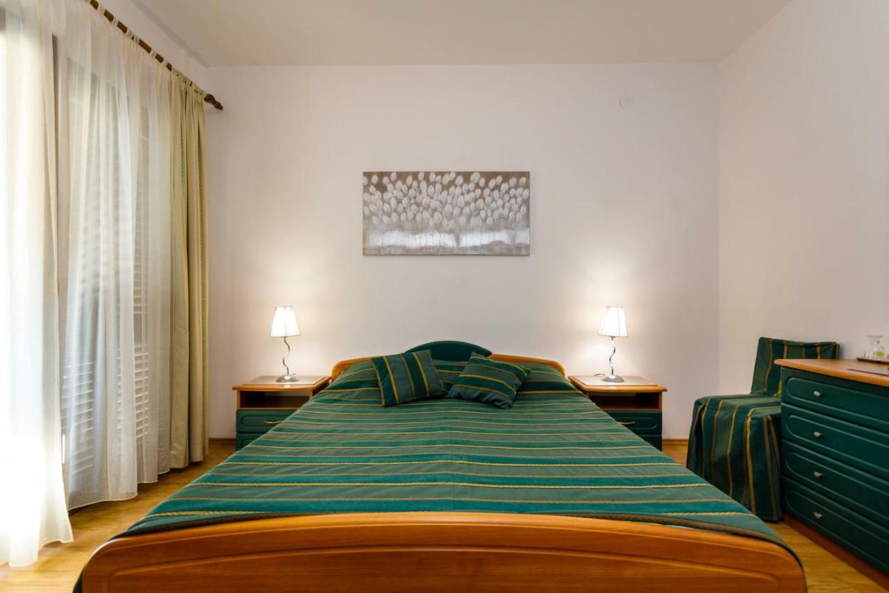 Rooms Mimi Krk Town Exterior foto